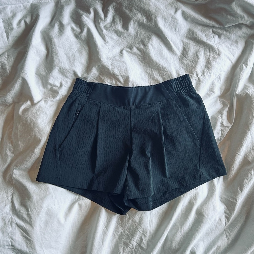 NWOT Athleta Textured Brooklyn Athletic Short - Picture 5 of 6